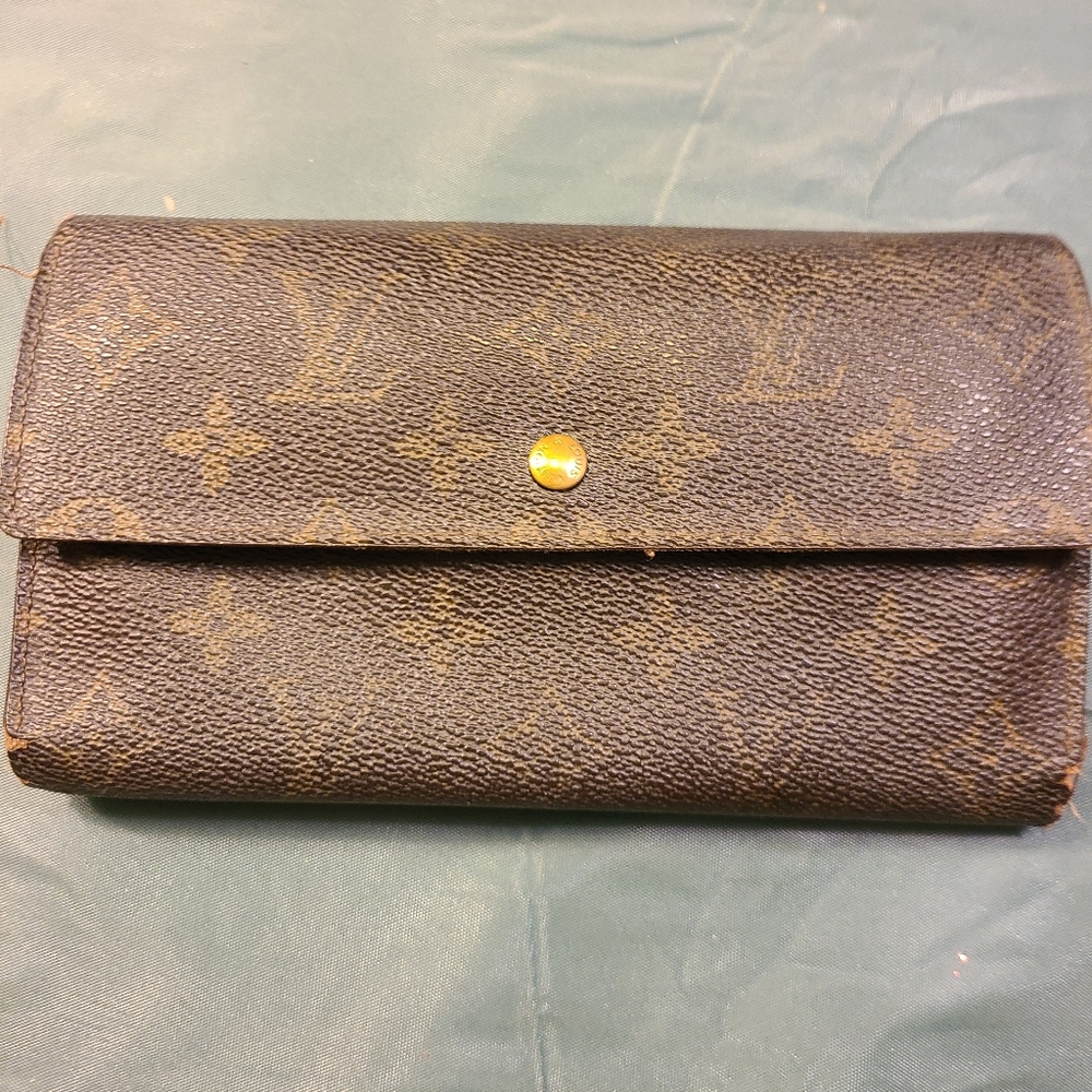 Louis Vuitton trifold wallet